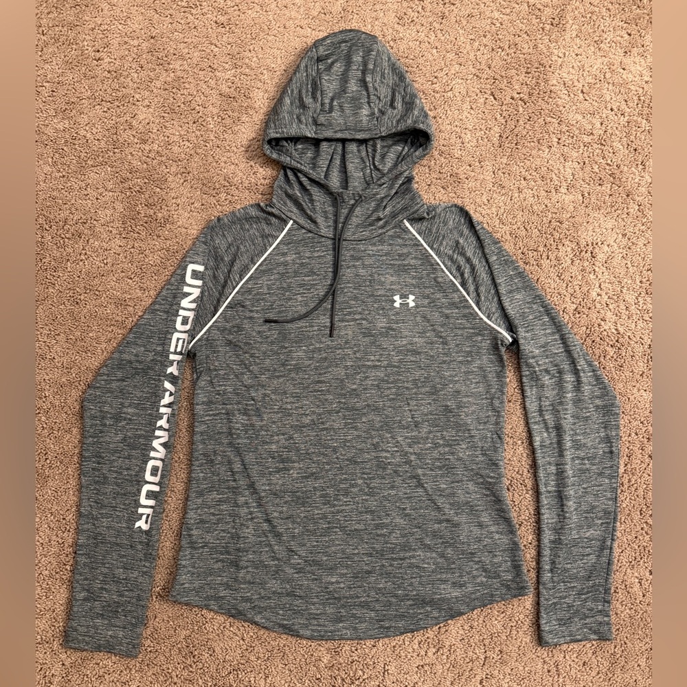 Under Armour Pullover Hoodie Women size Medium Charcoal Long Sleeve Workout Top